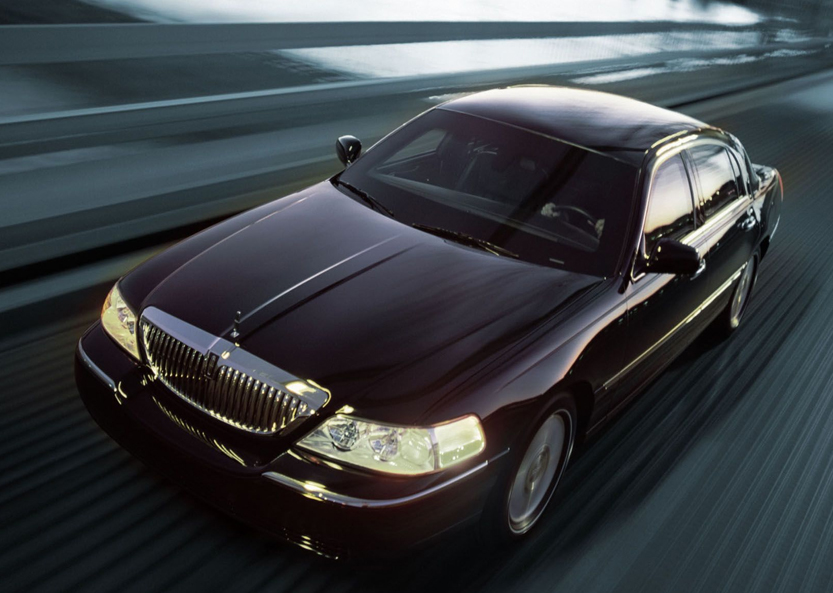 You are currently viewing Benefits of Choosing a Pearson Airport Limo Service