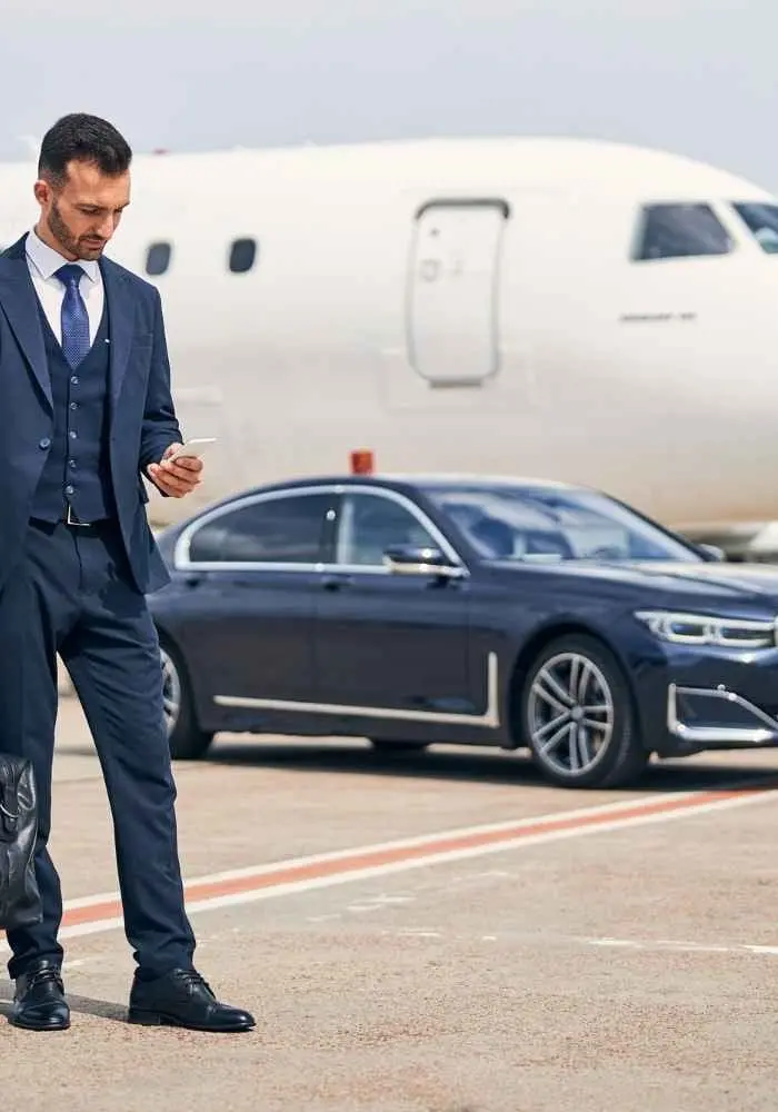 man check booking of airport taxi
