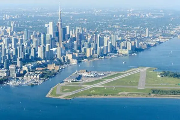 You are currently viewing Toronto Pearson Airport Taxi & Limousine Winter Driving Safety Measures