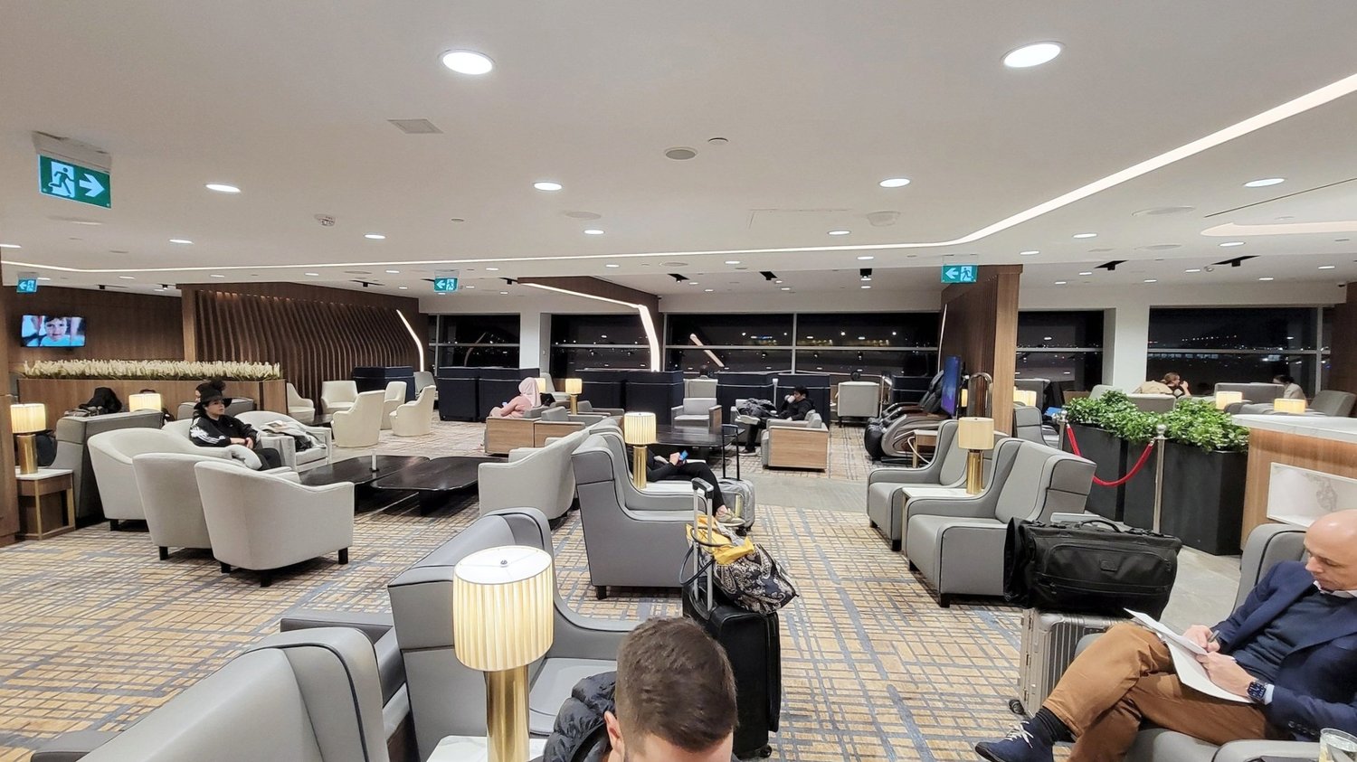 You are currently viewing Comprehensive Guide to Toronto Pearson Airport Amenities